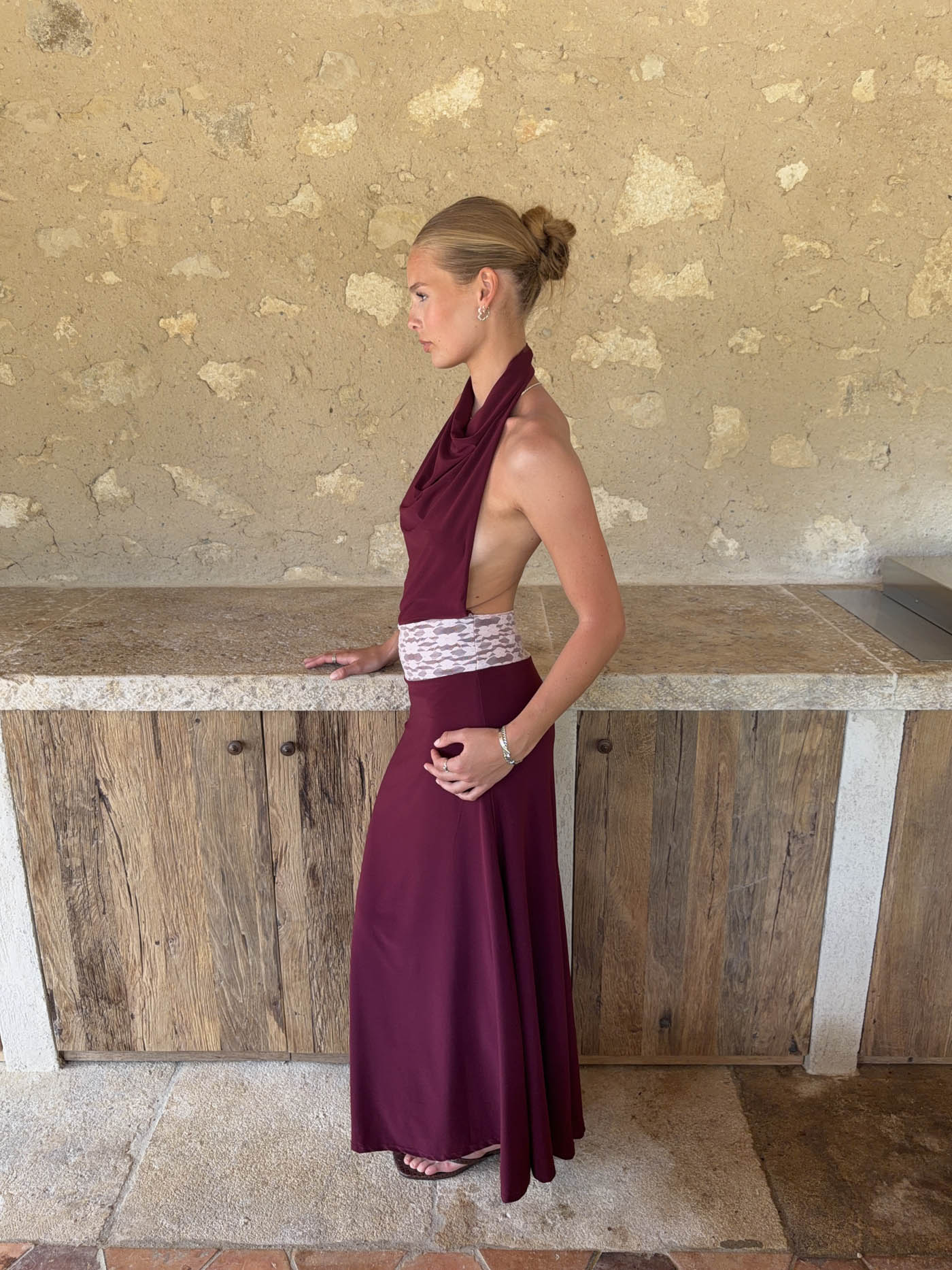 Skyla maxidress with open back - Bordeaux/pink
